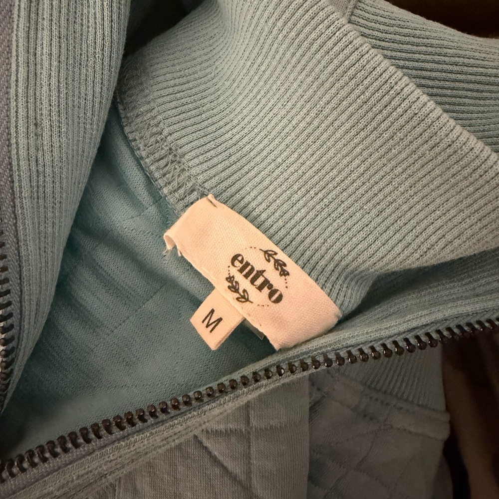 Entro Quilted Set in Soft Blue - Picture 2 of 2